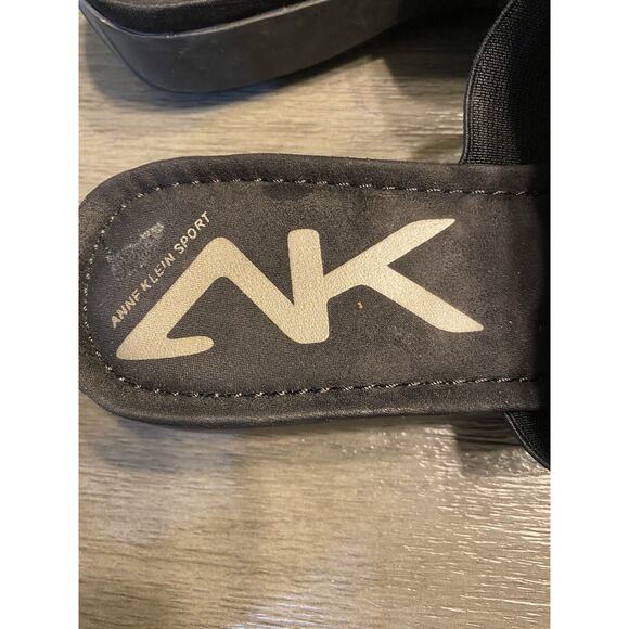 ANNE KLEIN AK SPORT Black SANDALS WOMEN'S Size 9 Thongs EUC Flip Flops - Picture 6 of 10